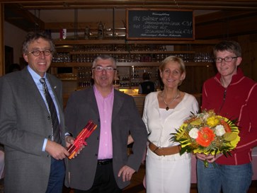 vlnr: Dr. Peter Sturm, Amtsleiter Ferdinand Rummer, BGM Sonja Ottenbacher, Martina Kirchner